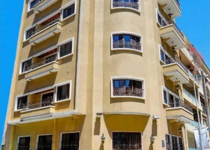 Q Studios Hotel
